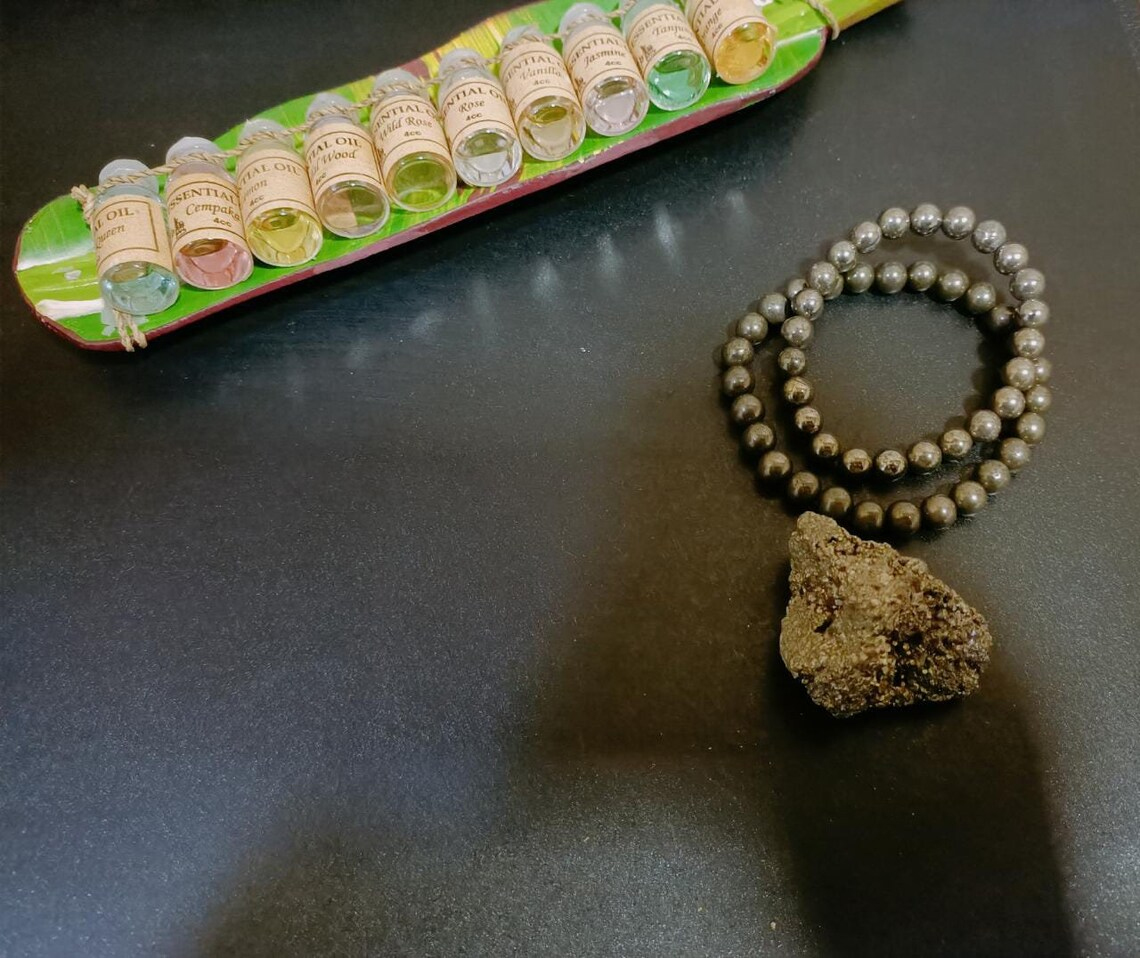 Pyrite Stone for wealth and abundance, Money attracting 2 Pyrite bracelets Lapis Lazuli and Citrine stone wired in bonsai tree