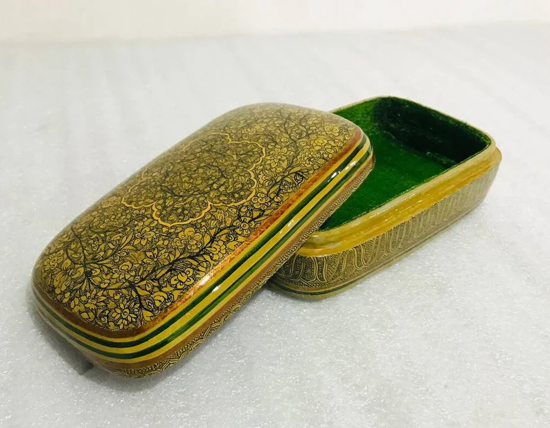 Authentic lacquered paper mache box by kashmiri artist , Vintage Kashmiri Handicraft